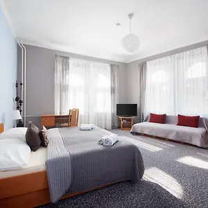 Bell 3*, Praga Czechy