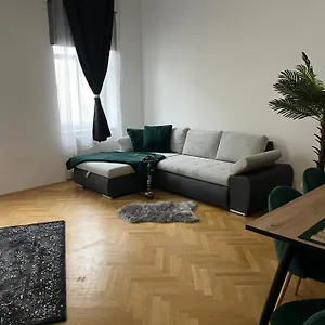 Anna Luxury Bécs