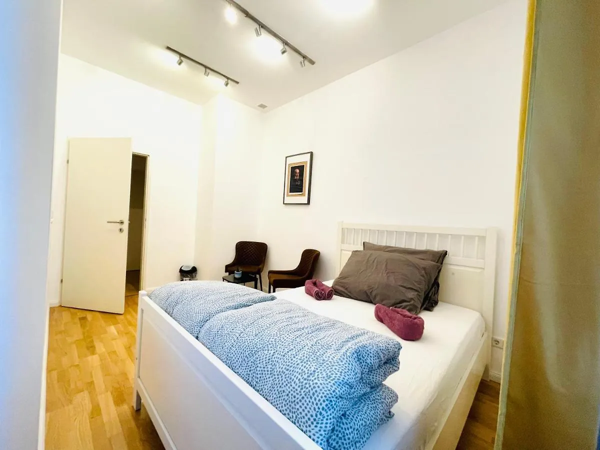 Direct City Center-Privat Rooms-5 Minutes Mariahilferstrasse Vídeň 0*,